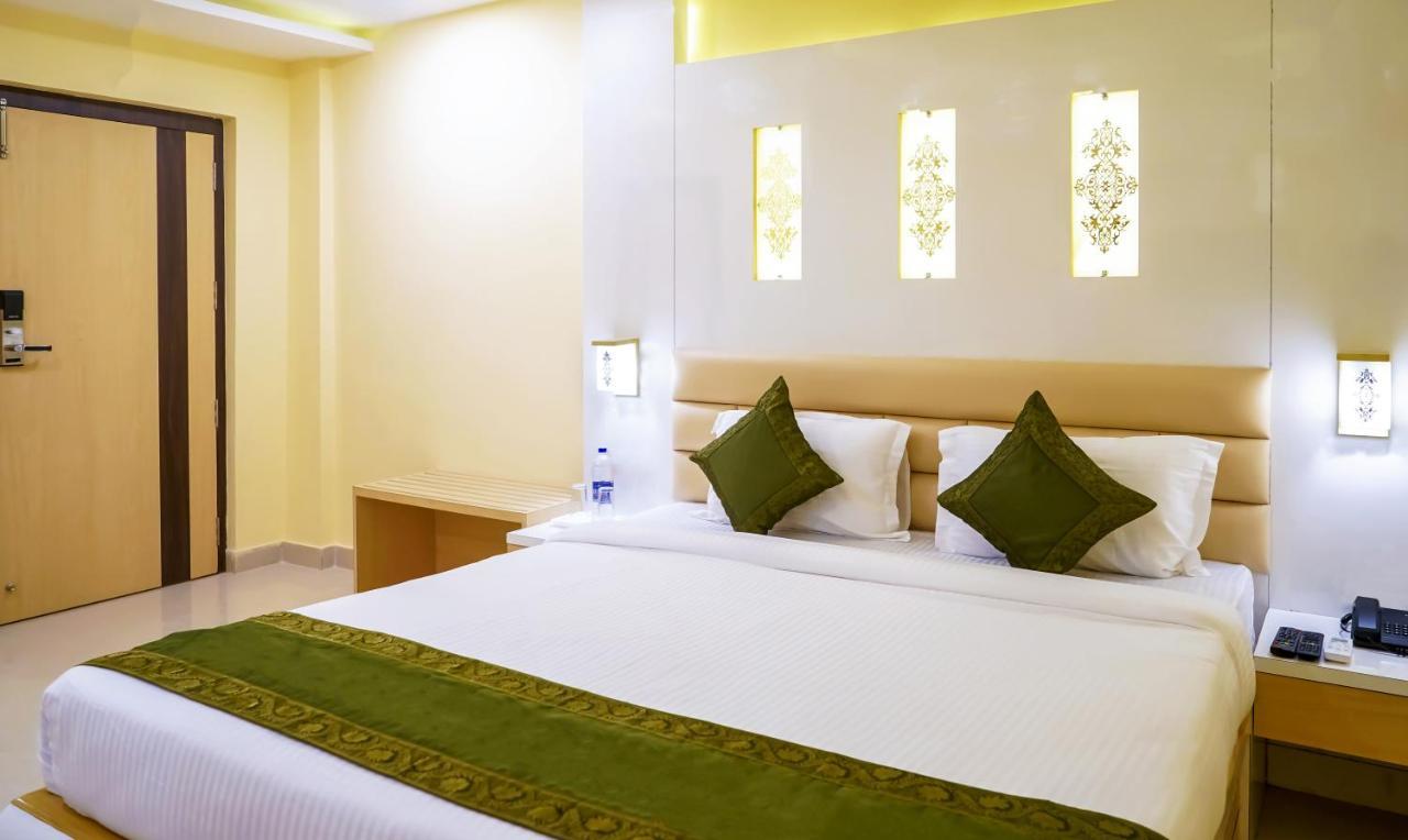 ทรีโบ เทรนด์ โฮเทล โอเอซิส Hotel บูบันเนสชวาร์ ภายนอก รูปภาพ