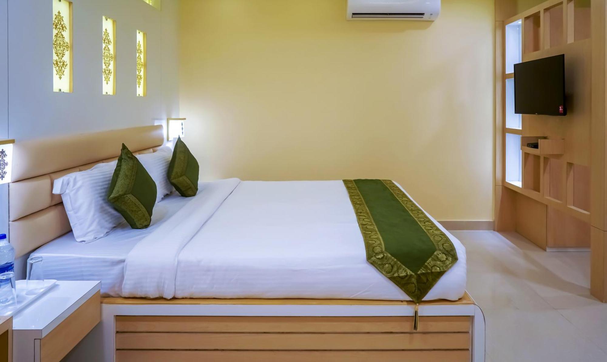 ทรีโบ เทรนด์ โฮเทล โอเอซิส Hotel บูบันเนสชวาร์ ภายนอก รูปภาพ