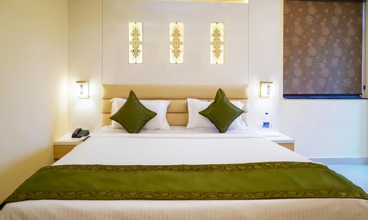 ทรีโบ เทรนด์ โฮเทล โอเอซิส Hotel บูบันเนสชวาร์ ภายนอก รูปภาพ